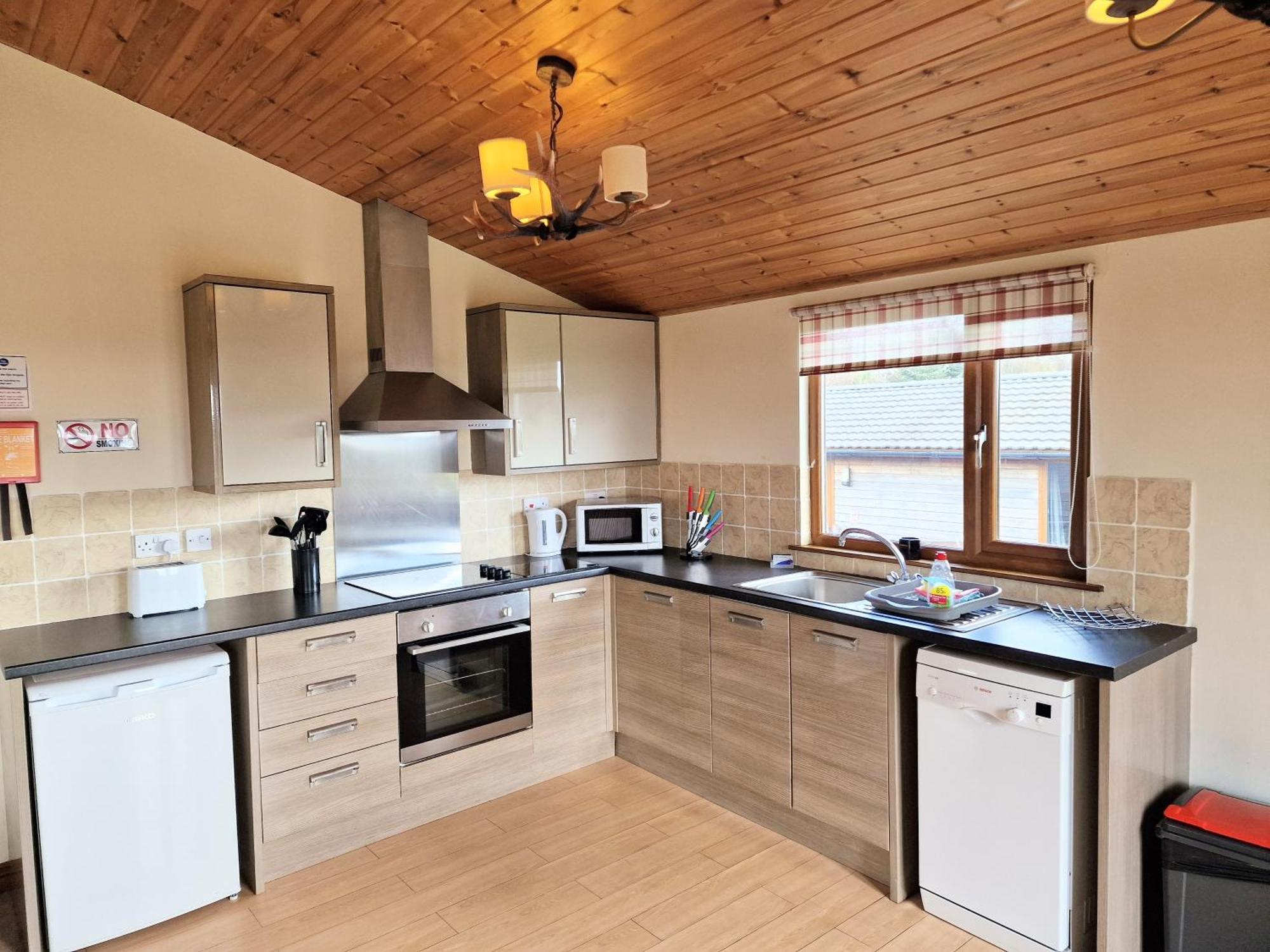 Lomond 5 With Private Hot Tub - Fife - Loch Leven - Lomond Hills - Pet Friendly Villa Kelty Dış mekan fotoğraf
