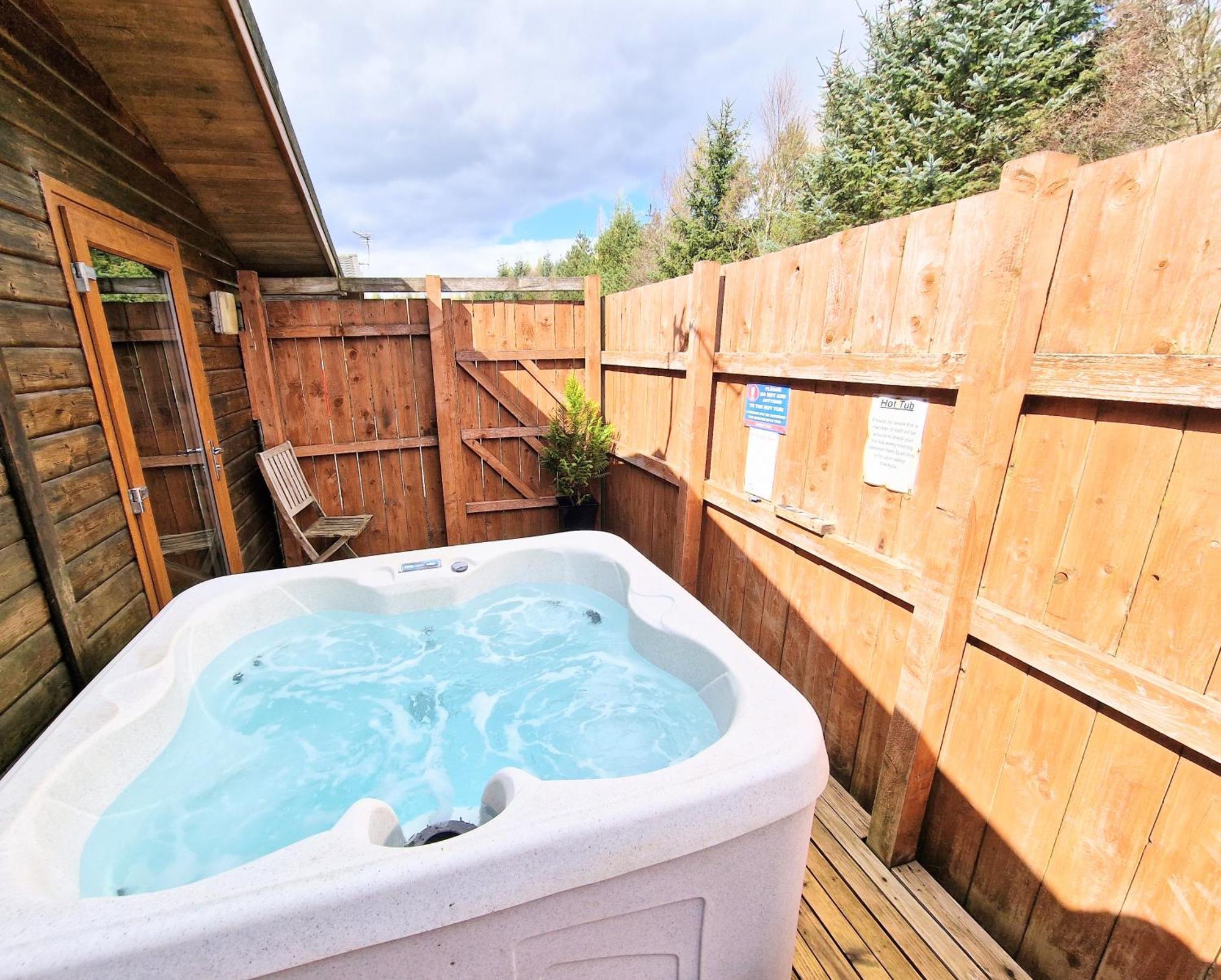 Lomond 5 With Private Hot Tub - Fife - Loch Leven - Lomond Hills - Pet Friendly Villa Kelty Dış mekan fotoğraf