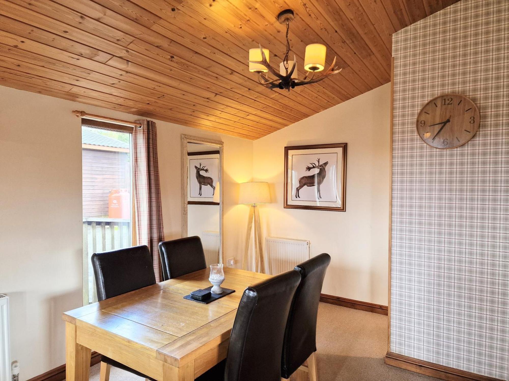 Lomond 5 With Private Hot Tub - Fife - Loch Leven - Lomond Hills - Pet Friendly Villa Kelty Dış mekan fotoğraf