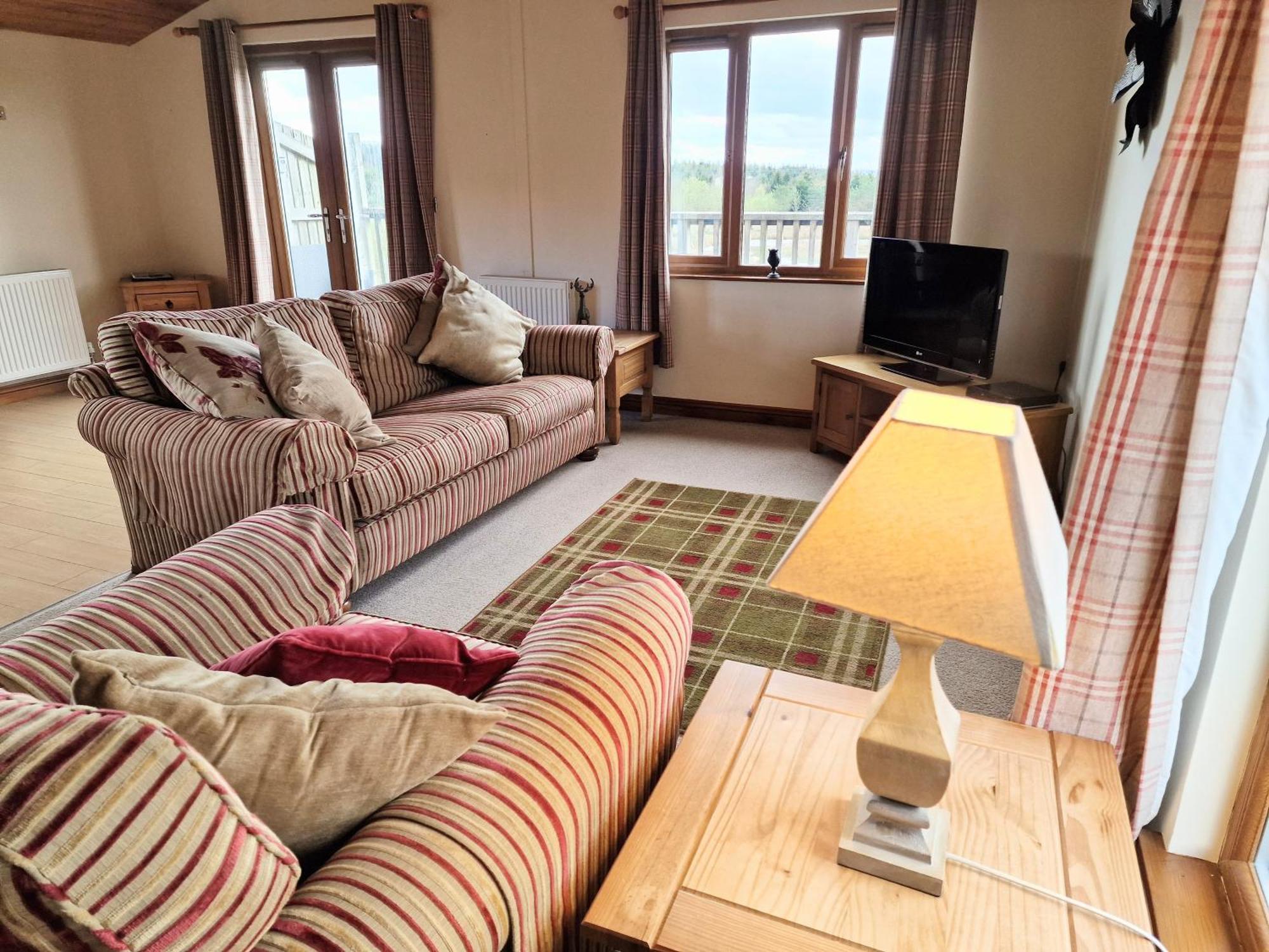 Lomond 5 With Private Hot Tub - Fife - Loch Leven - Lomond Hills - Pet Friendly Villa Kelty Dış mekan fotoğraf