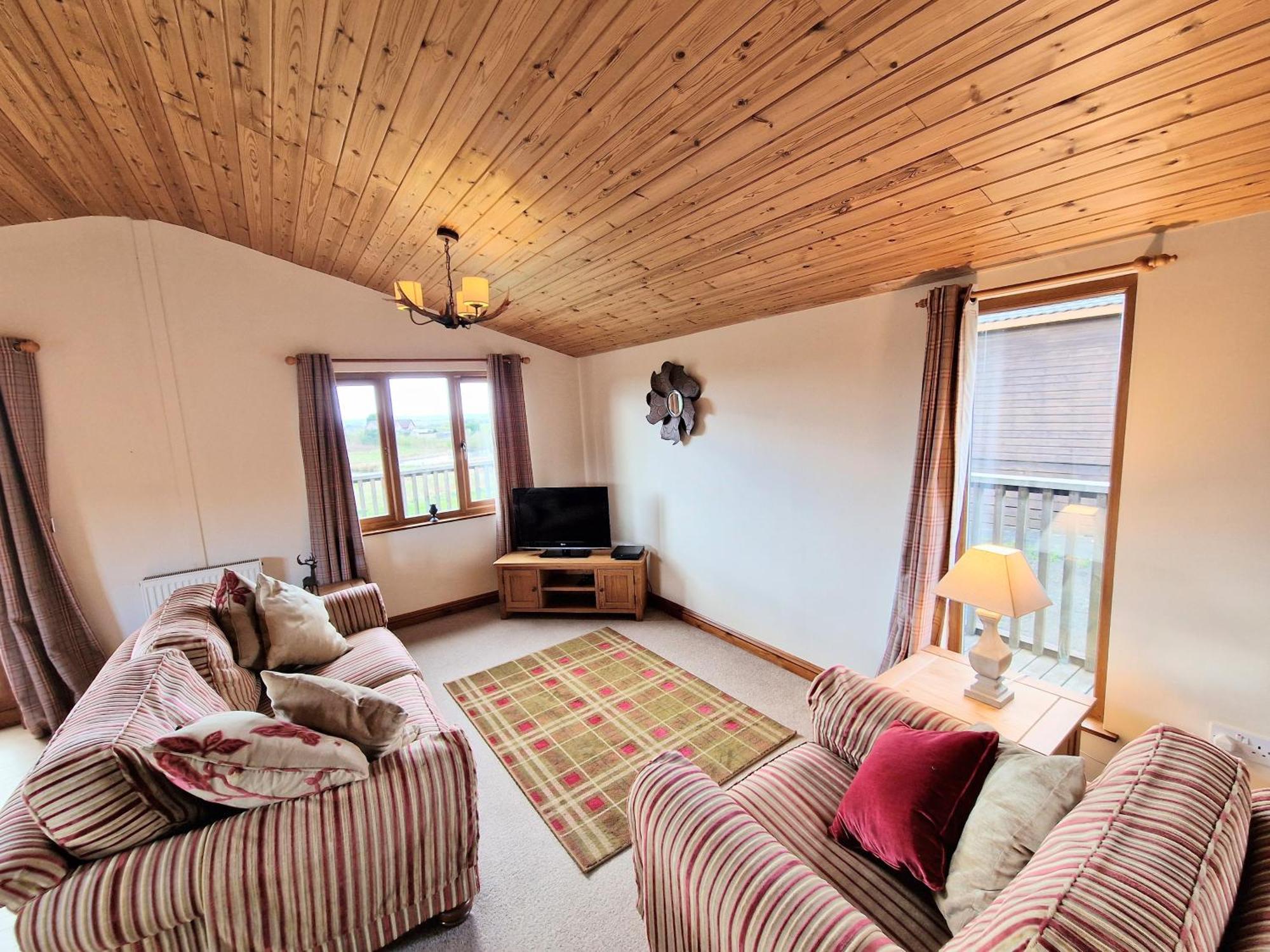 Lomond 5 With Private Hot Tub - Fife - Loch Leven - Lomond Hills - Pet Friendly Villa Kelty Dış mekan fotoğraf